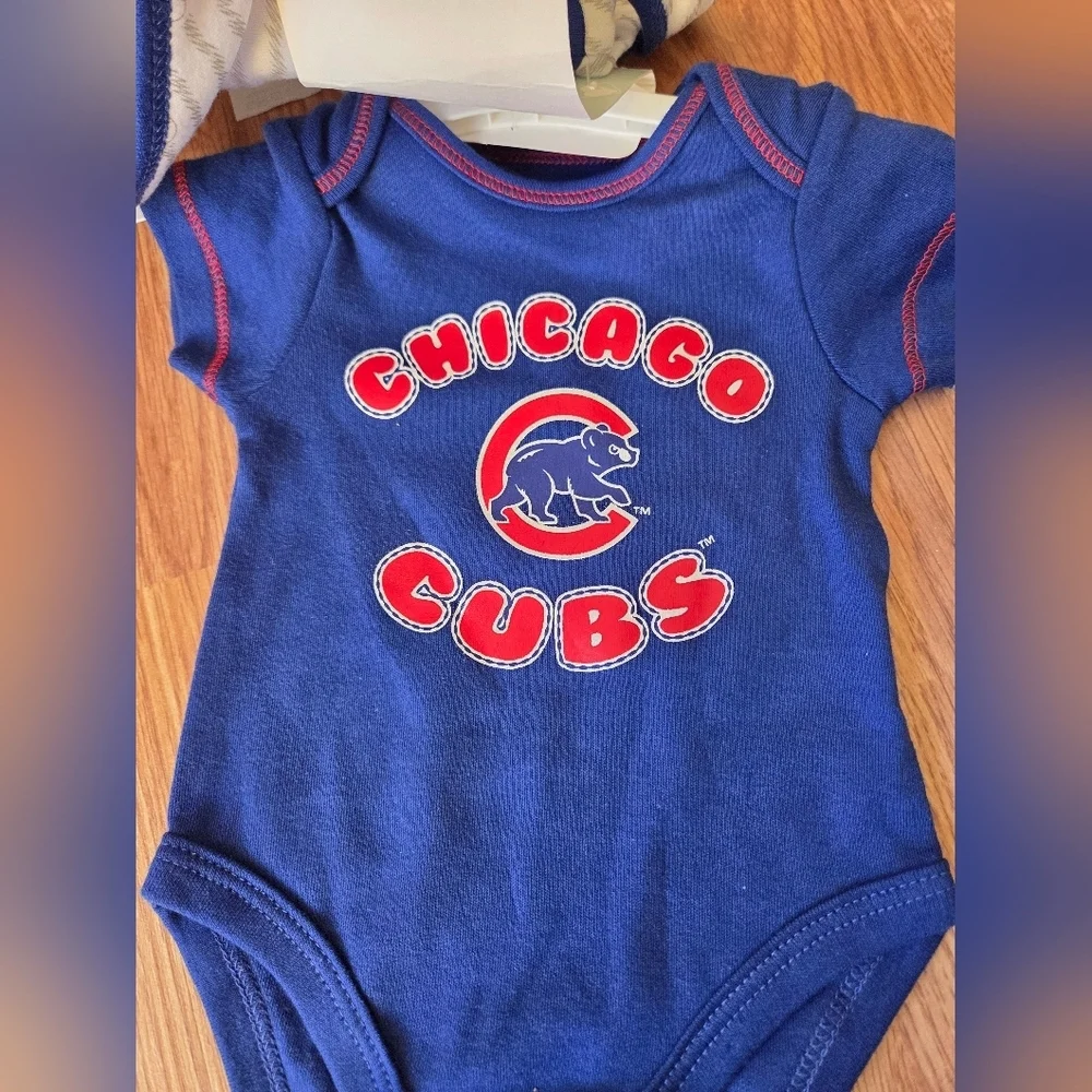 MLB Chicago Cubs Newborn Baby Set NWT Bodysuit, Bib, Booties Baseball